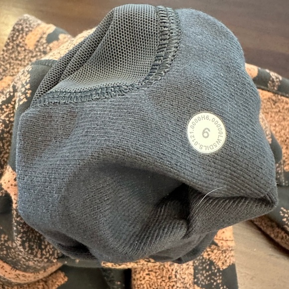 Lululemon Ready to Rulu Jogger 29"
Heritage Speckle Camo - Picture 9 of 9